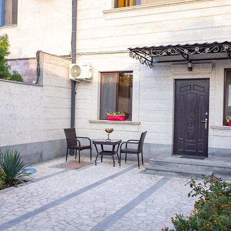 Our House Bed & Breakfast Vagharshapat Exterior photo